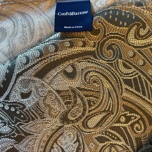 croft & barrow Metallic Gold and Black Paisley Table Linen